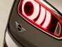 MINI Clubman Mini 2.0 Cooper S ALL4 Chili 192Pk Automaat (PANORAMADAK, JCW PACK, DEALER ONDERHOUDEN, GROOT NAVI, SFEERVERLICHTING, HARMAN/KARDON, STOELVERWARMING, GETINT GLAS, LED KOPLAMPEN, NIEUWSTAAT)
