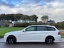 BMW 3-Serie Touring 320i ECC Audio-CD/Navi Cruise LMV 18" ESP ABS Memorystoel Stoelverwarming Afn. trekhaak Dealeronderhoud Nw apk