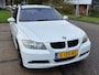 BMW 3-Serie Touring 320i ECC Audio-CD/Navi Cruise LMV 18" ESP ABS Memorystoel Stoelverwarming Afn. trekhaak Dealeronderhoud Nw apk
