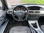 BMW 3-Serie Touring 320i ECC Audio-CD/Navi Cruise LMV 18" ESP ABS Memorystoel Stoelverwarming Afn. trekhaak Dealeronderhoud Nw apk