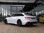 Audi RS6 AVANT 4.0 TFSI QUATTRO | BANG & OLUFSEN ADVANCED | VOSSEN 23 INCH | SUZUKAGRIJS | DYNAMIC PLUS PAKKET | KERAMISCH | DESIGN RS PAKKET ROOD | MATRIX | STOELVENTILATIE | PANORAMA/SCHUIF-KANTELDAK | CARBON EXTERIEUR |