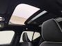 Volvo EX40 Extended Range Ultra Black Edition / Bumperdelen in exterieurkleur / Verlaagd / Zijprofielen / Dakspoiler / Harman en Kardon audio / Panorama dak / Stoel/- en stuurverarming /