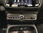 Volvo EX40 Extended Range Ultra Black Edition / Bumperdelen in exterieurkleur / Verlaagd / Zijprofielen / Dakspoiler / Harman en Kardon audio / Panorama dak / Stoel/- en stuurverarming /