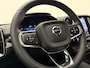 Volvo EX40 Extended Range Ultra Black Edition / Bumperdelen in exterieurkleur / Verlaagd / Zijprofielen / Dakspoiler / Harman en Kardon audio / Panorama dak / Stoel/- en stuurverarming /