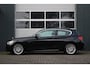 BMW 1-Serie 116i High Executive M-Sport Clima/Cruise/Stoelverwarming/Xenon/PDC/LederSportstoelen/Navi/Bluetooth/RadioAUX.USB/17"LM