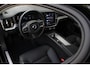 Volvo V60 B3 Automaat Essential | Lederen Interieur| Adaptieve Cruise Control| Blind Spot| Verwarmbare Voorstoelen| Verwarmbaar Stuurwiel| Verwarmbare Achterbank| Park Assist voor en achter| Parkeer Camera.