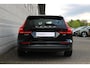 Volvo V60 B3 Automaat Essential | Lederen Interieur| Adaptieve Cruise Control| Blind Spot| Verwarmbare Voorstoelen| Verwarmbaar Stuurwiel| Verwarmbare Achterbank| Park Assist voor en achter| Parkeer Camera.