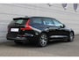 Volvo V60 B3 Automaat Essential | Lederen Interieur| Adaptieve Cruise Control| Blind Spot| Verwarmbare Voorstoelen| Verwarmbaar Stuurwiel| Verwarmbare Achterbank| Park Assist voor en achter| Parkeer Camera.