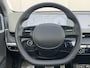 Hyundai Ioniq 5 Lounge AWD 77.4 kWh / Origineel NL Auto / Panoramadak / Camera buitenspiegels / DAB / Bose audio / HUD / Navigatie / Stuur-, voorstoel- en achterbank verwarming / Stoelventilatie