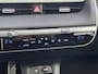 Hyundai Ioniq 5 Lounge AWD 77.4 kWh / Origineel NL Auto / Panoramadak / Camera buitenspiegels / DAB / Bose audio / HUD / Navigatie / Stuur-, voorstoel- en achterbank verwarming / Stoelventilatie
