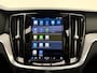 Volvo V60 B4 211pk Ultimate Dark / 20'' / Black Pack / Getint glas / Panoramadak / Head-Up / Lederen dashboard / Elektr. Stoelen / ACC / BLIS / Harman&Kardon / Keyless /