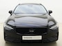 Volvo V60 B4 211pk Ultimate Dark / 20'' / Black Pack / Getint glas / Panoramadak / Head-Up / Lederen dashboard / Elektr. Stoelen / ACC / BLIS / Harman&Kardon / Keyless /