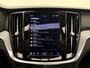 Volvo V60 B4 211pk Ultimate Dark / 20'' / Black Pack / Getint glas / Panoramadak / Head-Up / Lederen dashboard / Elektr. Stoelen / ACC / BLIS / Harman&Kardon / Keyless /