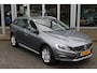 Volvo V60 Cross Country D4 Nordic+ | Org. NL |  Afn. Trekhaak | Verw. Voorstoelen | Verw. Voorruit | Standkachel