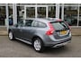 Volvo V60 Cross Country D4 Nordic+ | Org. NL |  Afn. Trekhaak | Verw. Voorstoelen | Verw. Voorruit | Standkachel