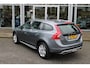 Volvo V60 Cross Country D4 Nordic+ | Org. NL |  Afn. Trekhaak | Verw. Voorstoelen | Verw. Voorruit | Standkachel