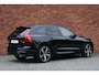 Volvo XC60 2.0 T8 Plug-in hybrid AWD Ultra Dark | Luchtvering | Trekhaak, elektrisch inklapbaar | Head-up display | 360 graden camera | Extra getint glas | 21 inch. lichtmetalen velgen | Elektrisch verstelbare voorstoelen met geheugenfunctie | Verwarmde voorstoelen + stuurwiel | Verwarmde achterbank | Adaptive cruise control | BLIS