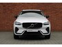 Volvo XC60 T6 Plug-in hybrid AWD Plus Dark | Verwarmde Voorstoelen, Stuurwiel en Achterbank | Panoramisch Schuif-/Kanteldak | Semi- Elektrische Trekhaak | 360-Camera | Adaptieve Cruise Control | Draadloze Telefoonlader