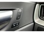Volvo XC60 T6 Plug-in hybrid AWD Plus Dark | Verwarmde Voorstoelen, Stuurwiel en Achterbank | Panoramisch Schuif-/Kanteldak | Semi- Elektrische Trekhaak | 360-Camera | Adaptieve Cruise Control | Draadloze Telefoonlader