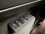 Volvo EX40 Extended Range Ultra 82 kWh / Nubuck / All Season banden / Parelmoer kleur / Panoramadak / Elektr. Stoelen / Harman&Kardon / 360 Camera / Stoel + Stuurw. Verwarming / ACC / BLIS /