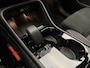 Volvo EX40 Extended Range Ultra 82 kWh / Nubuck / All Season banden / Parelmoer kleur / Panoramadak / Elektr. Stoelen / Harman&Kardon / 360 Camera / Stoel + Stuurw. Verwarming / ACC / BLIS /