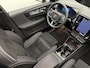 Volvo EX40 Extended Range Ultra 82 kWh / Nubuck / All Season banden / Parelmoer kleur / Panoramadak / Elektr. Stoelen / Harman&Kardon / 360 Camera / Stoel + Stuurw. Verwarming / ACC / BLIS /