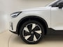 Volvo EX40 Extended Range Ultra 82 kWh / Nubuck / All Season banden / Parelmoer kleur / Panoramadak / Elektr. Stoelen / Harman&Kardon / 360 Camera / Stoel + Stuurw. Verwarming / ACC / BLIS /