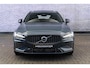 Volvo V60 2.0 T6 Plug-in hybrid AWD Plus Dark | Trekhaak | Adaptive Cruise Control | Panoramadak | 360 Camera | Harman/Kardon | Stuurverwarming | Stoelverwarming voor & achter | Power Seats |