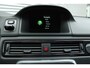 Volvo V70 T4 Polar+ | lichtmetalen velgen 16 inch | Premium Metallic Paint | Lederen Bekleding | DAB Ontvanger | Audio Installatie Premium | Electronic Climate Controle | Elektrisch Verstelb. Bestuurdersstoel Met Geheugen | Voorstoelen Verwarmd + Geventileerd | Elektrisch Glazen Schuif-/Kanteldak | Trekhaak | Cruise Control