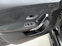 Mercedes-Benz A-klasse 250 e AMG-line PHEV | Stoelverwarming voor | Apple CarPlay | Led Koplampen | Spiegel pakket | Parkeersensoren | Inclusief 24 maanden MB Certified garantie voor Europa.