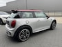 MINI John Cooper Works Mini 2.0 232PK UNIEK Sportstoelen JCW, Pano, Nav+, Camera, Keyless, Head-Up, Harman-Kardon, Colorline Carbon Black, Ambiente/ Spiegel/ Exititement/ Licht/ uitrustings/ Connected XL Pakket, DAB, DCC, Lmv 18'' JCW Cup.