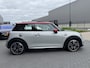 MINI John Cooper Works Mini 2.0 232PK UNIEK Sportstoelen JCW, Pano, Nav+, Camera, Keyless, Head-Up, Harman-Kardon, Colorline Carbon Black, Ambiente/ Spiegel/ Exititement/ Licht/ uitrustings/ Connected XL Pakket, DAB, DCC, Lmv 18'' JCW Cup.
