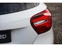 Mercedes-Benz A-klasse 200 Ambition / Nederlandse Auto / Parkeercamera / 18 inch Licht metalen velgen / Keyless Start / Navigatie / Trekhaak wegklapbaar /