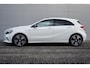Mercedes-Benz A-klasse 200 Ambition / Nederlandse Auto / Parkeercamera / 18 inch Licht metalen velgen / Keyless Start / Navigatie / Trekhaak wegklapbaar /