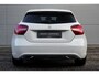 Mercedes-Benz A-klasse 200 Ambition / Nederlandse Auto / Parkeercamera / 18 inch Licht metalen velgen / Keyless Start / Navigatie / Trekhaak wegklapbaar /