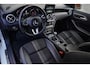 Mercedes-Benz A-klasse 200 Ambition / Nederlandse Auto / Parkeercamera / 18 inch Licht metalen velgen / Keyless Start / Navigatie / Trekhaak wegklapbaar /