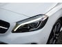 Mercedes-Benz A-klasse 200 Ambition / Nederlandse Auto / Parkeercamera / 18 inch Licht metalen velgen / Keyless Start / Navigatie / Trekhaak wegklapbaar /