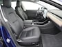 Tesla Model 3 RWD SR+ 60kWh 325PK SOH 88% Lmv AutoPilot Leder PanoDak Adaptive-Cruise Lmv Camera's Elektr.-Stuur+Stoelen+Spiegels+Geheugen+Easy-Entry+Verwarmde stoelen Park assistent PDC WIFI Lane-Assist Speed-Assist Navi LED Comfortstoelen ACC DAB Voorverwarmen interieur via App Keyless via Telefoonsleutel One-Pedal-Drive Origineel Nederlandse auto tot 11kw laden thuis! 1.584kg licht! accu garantie 160dkm/29-09-2028