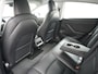 Tesla Model 3 RWD SR+ 60kWh 325PK SOH 88% Lmv AutoPilot Leder PanoDak Adaptive-Cruise Lmv Camera's Elektr.-Stuur+Stoelen+Spiegels+Geheugen+Easy-Entry+Verwarmde stoelen Park assistent PDC WIFI Lane-Assist Speed-Assist Navi LED Comfortstoelen ACC DAB Voorverwarmen interieur via App Keyless via Telefoonsleutel One-Pedal-Drive Origineel Nederlandse auto tot 11kw laden thuis! 1.584kg licht! accu garantie 160dkm/29-09-2028