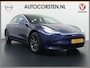 Tesla Model 3 RWD SR+ 60kWh 325PK SOH 88% Lmv AutoPilot Leder PanoDak Adaptive-Cruise Lmv Camera's Elektr.-Stuur+Stoelen+Spiegels+Geheugen+Easy-Entry+Verwarmde stoelen Park assistent PDC WIFI Lane-Assist Speed-Assist Navi LED Comfortstoelen ACC DAB Voorverwarmen interieur via App Keyless via Telefoonsleutel One-Pedal-Drive Origineel Nederlandse auto tot 11kw laden thuis! 1.584kg licht! accu garantie 160dkm/29-09-2028