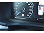 Volvo V60 T6 340PK Automaat Recharge AWD Inscription Semi-elektrisch inklapbare trekhaak / Lederen bekleding / Stoel- en stuurverwarming /  Harman Kardon / Volvo On-Call / Keyless Entry / Elektrische stoelen met geheugen / Apple Carplay /