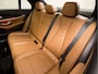 Mercedes-Benz E-klasse 350 e AMG Sport 286Pk Automaat (PANORAMADAK, LUCHTVERING, BURMESTER, WIDESCREEN, HEAD-UP DISPLAY, APPLE CARPLAY, SFEERVERLICHTING, MEMORY SEATS, LEDER, 360 CAMERA, ADAPTIVE CRUISE, NIEUWSTAAT)