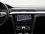 Volkswagen Arteon Shooting Brake 1.4 TSI eHybrid R-Line | 218 PK SoH 97.8% | Lederen Stoelen | Panorama Dak | 360 Camera | 19 Inch Lichtmetaal | Navigatiesysteem Discover Pro | Plug-In | Stuurwielverwarming | Stoelverwarming | Side Assist | Park Assist | Achterklep Elektrisch
