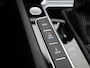 Volkswagen Arteon Shooting Brake 1.4 TSI eHybrid R-Line | 218 PK SoH 97.8% | Lederen Stoelen | Panorama Dak | 360 Camera | 19 Inch Lichtmetaal | Navigatiesysteem Discover Pro | Plug-In | Stuurwielverwarming | Stoelverwarming | Side Assist | Park Assist | Achterklep Elektrisch