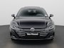 Volkswagen Arteon Shooting Brake 1.4 TSI eHybrid R-Line | 218 PK SoH 97.8% | Lederen Stoelen | Panorama Dak | 360 Camera | 19 Inch Lichtmetaal | Navigatiesysteem Discover Pro | Plug-In | Stuurwielverwarming | Stoelverwarming | Side Assist | Park Assist | Achterklep Elektrisch