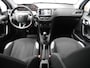 Peugeot 208 1.2 VTi Style | Navigatie | Parkeersensoren achter | Airco | Extra getint glas | 5 deurs | Lichtmetalen velgen