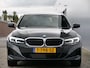 BMW 3-Serie 320e 204 Pk Automaat Leer / Navi / Schuifdak / Camera / Head-up