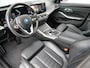 BMW 3-Serie 320e 204 Pk Automaat Leer / Navi / Schuifdak / Camera / Head-up