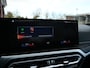 BMW 3-Serie 320e 204 Pk Automaat Leer / Navi / Schuifdak / Camera / Head-up
