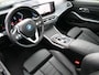 BMW 3-Serie 320e 204 Pk Automaat Leer / Navi / Schuifdak / Camera / Head-up
